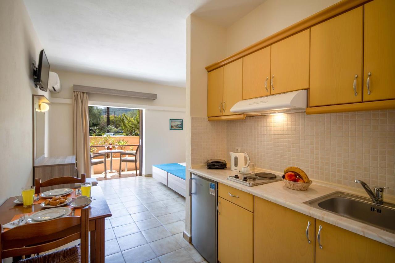 Hotel Rossis Месонги Экстерьер фото