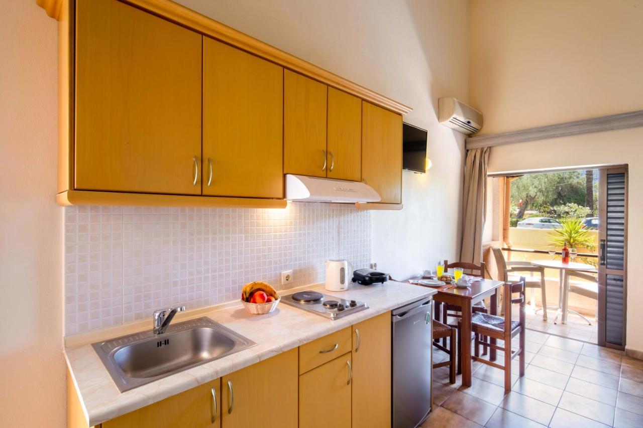 Hotel Rossis Месонги Экстерьер фото