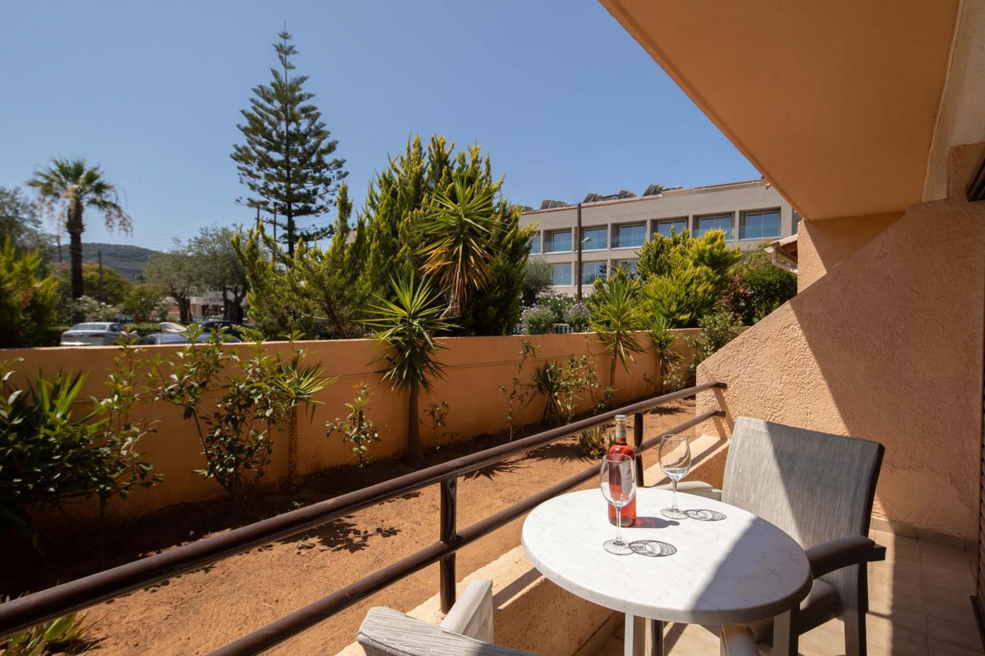 Hotel Rossis Месонги Экстерьер фото